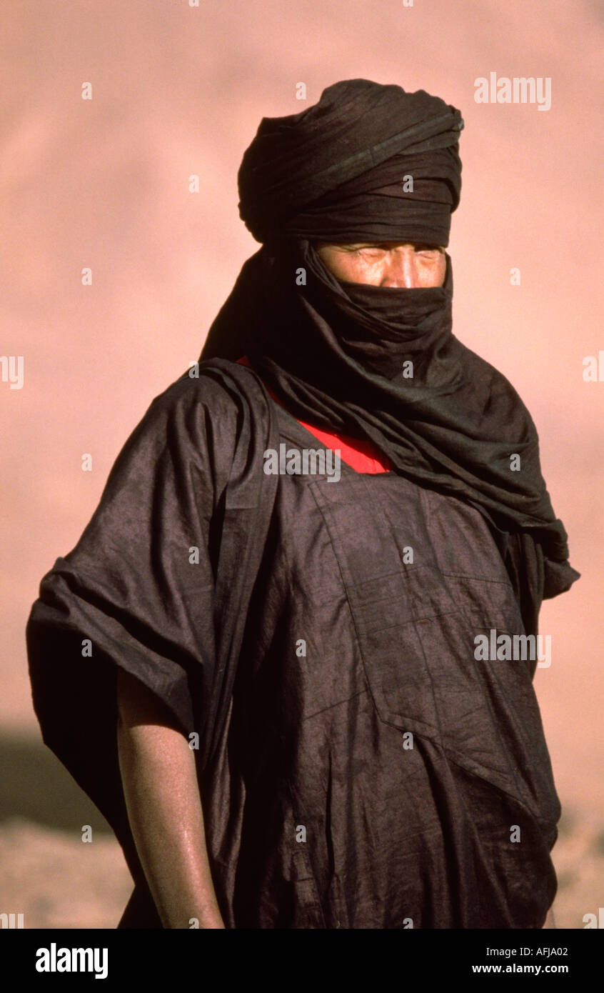 Toureg man in traditional dress Algeria Stock Photo