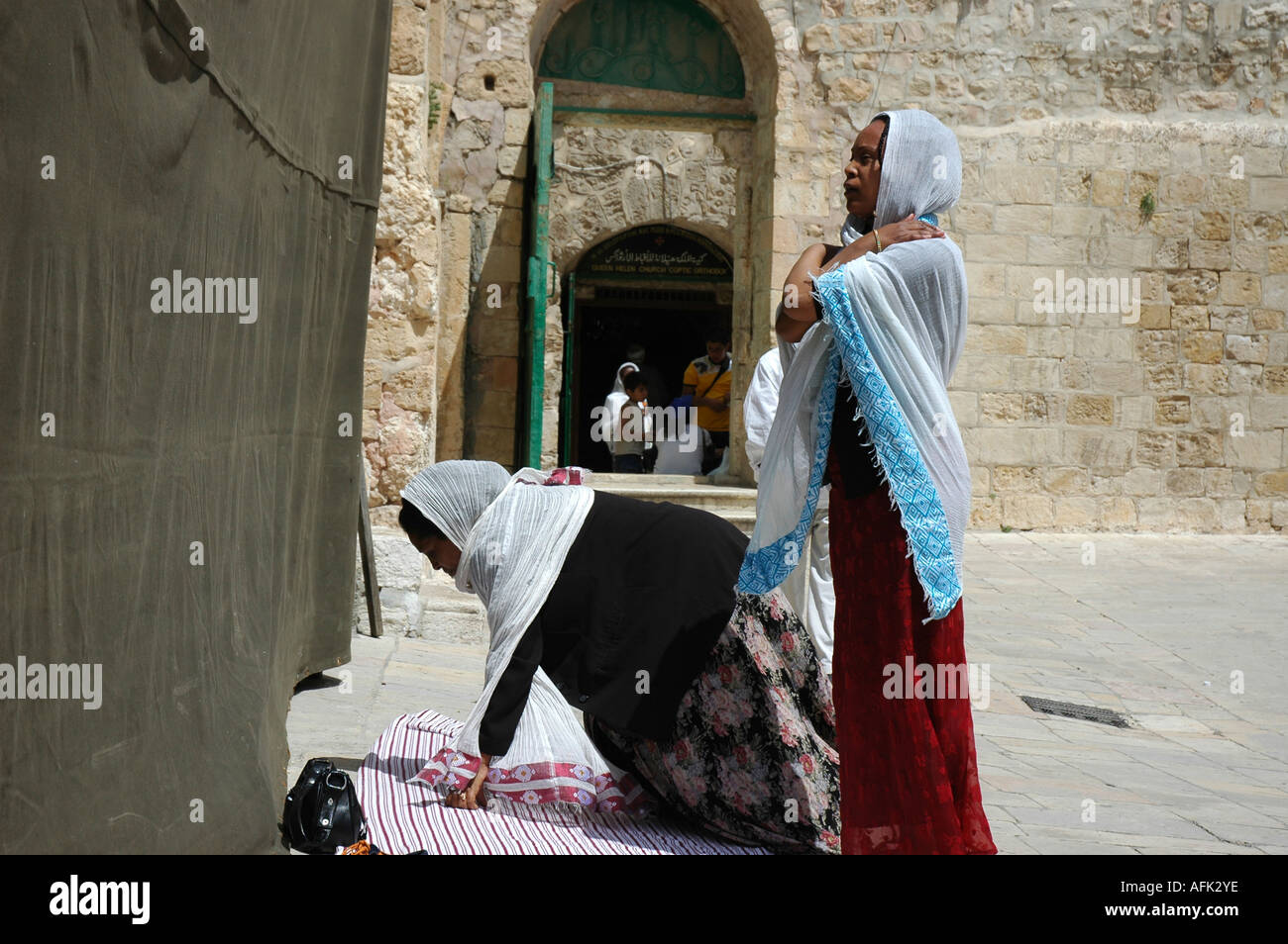 Ethiopian Orthodox pilgrims at the Church of the Holy Sepulchre Easter 2006 Israel Jerusalem Old City Stock Photo