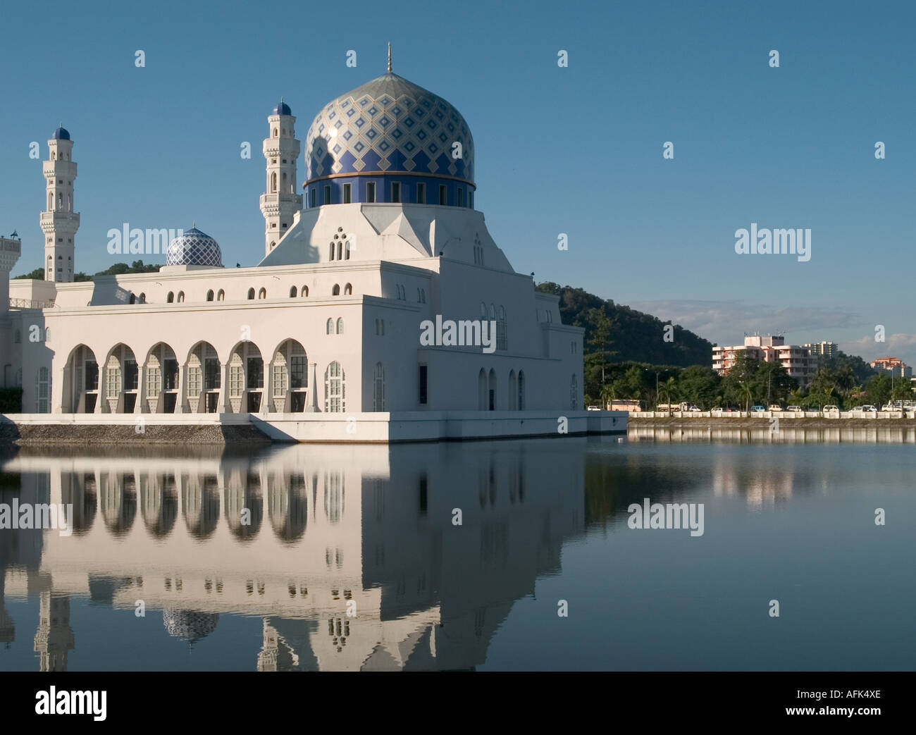THE FLOATING MOSQUE, LIKAS, KOTA KINABALU, SABAH, MALAYSIA Stock Photo
