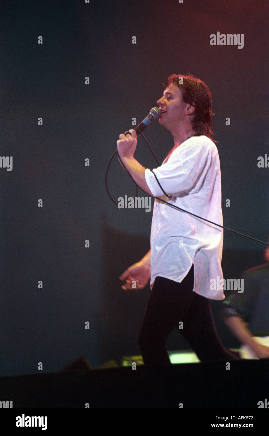 Jim kerr live aid hi-res stock photography and images - Alamy