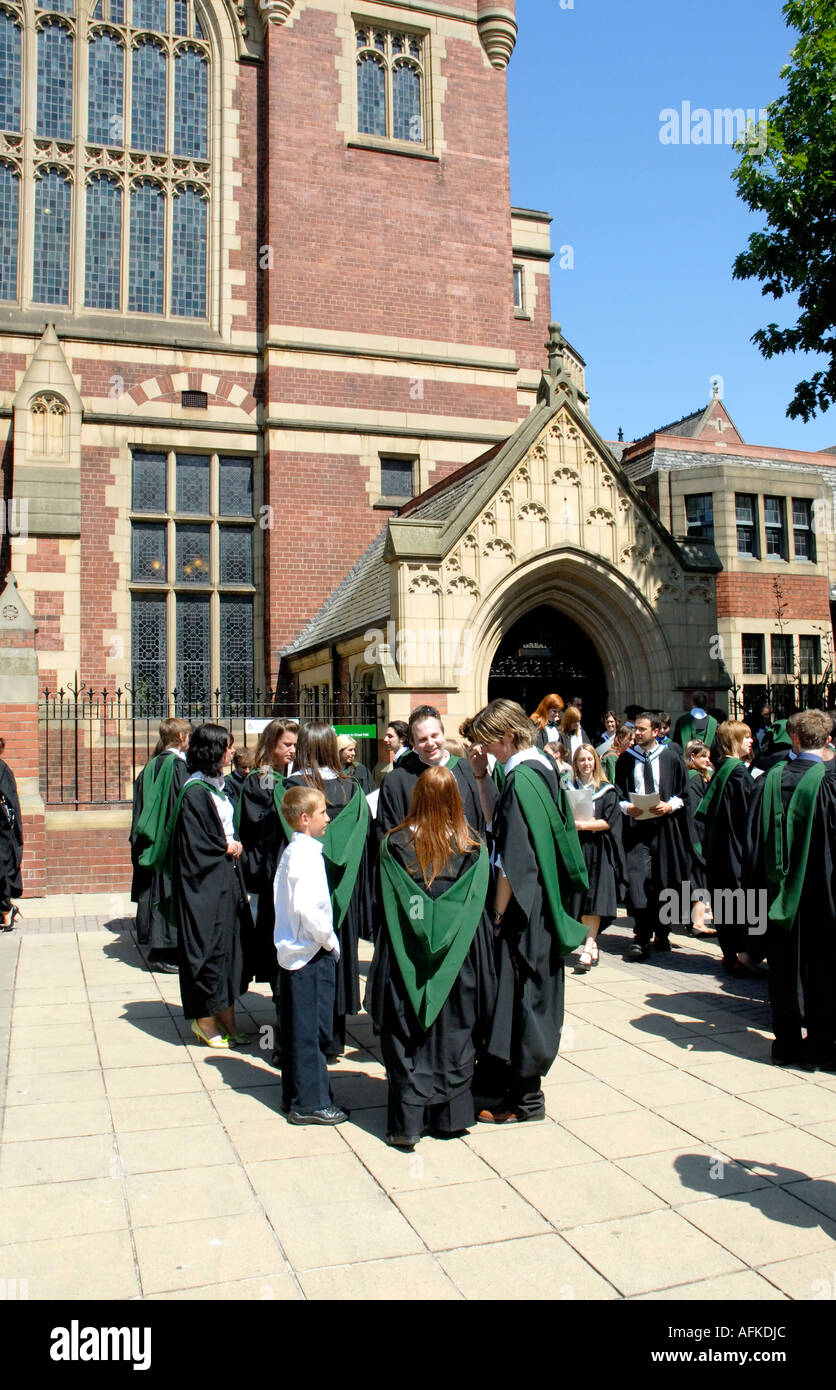 University of leeds graduation hires stock photography and images Alamy