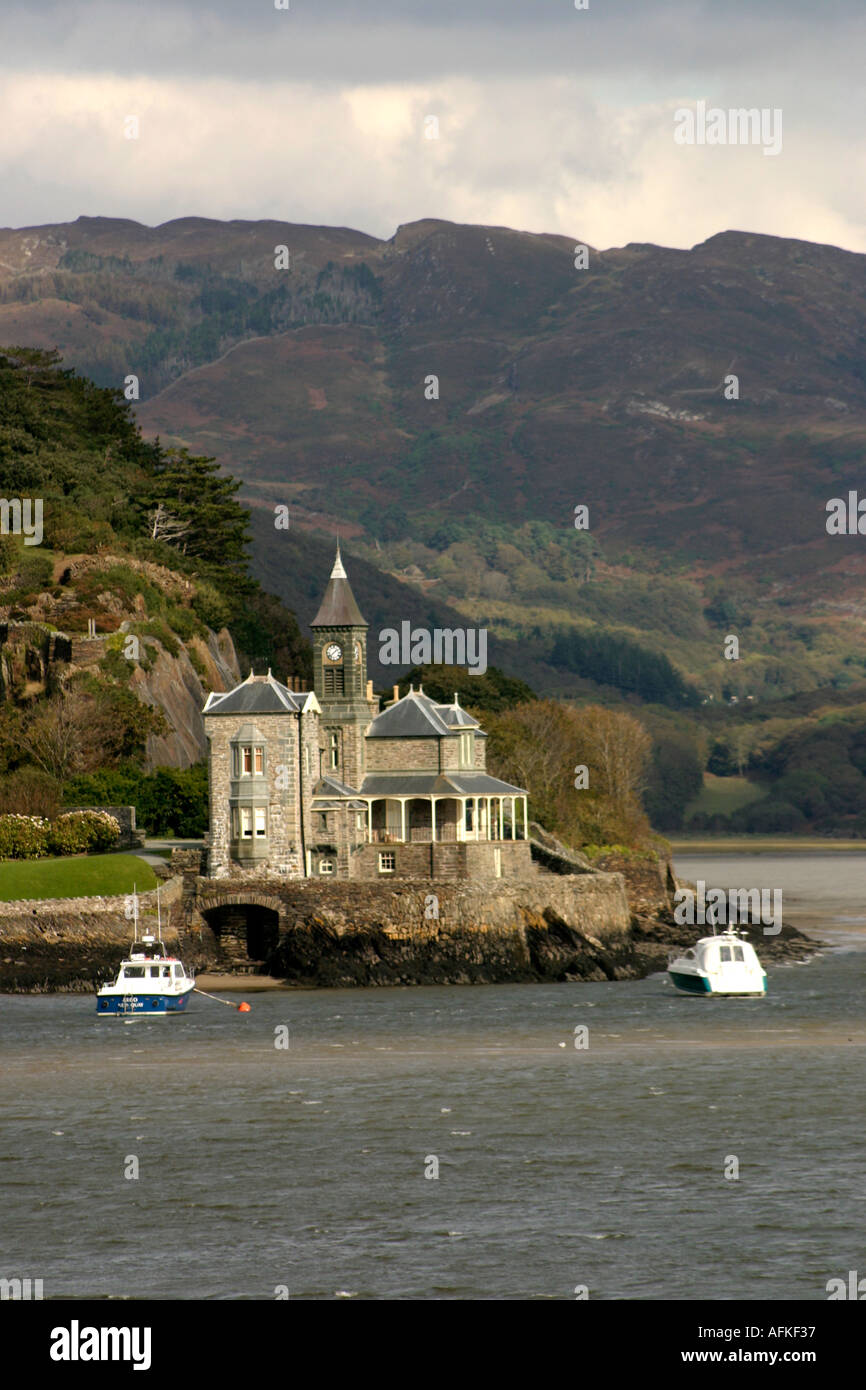 Riverside Property Mawddach Estuary Barmouth Wales Stock Photo Alamy