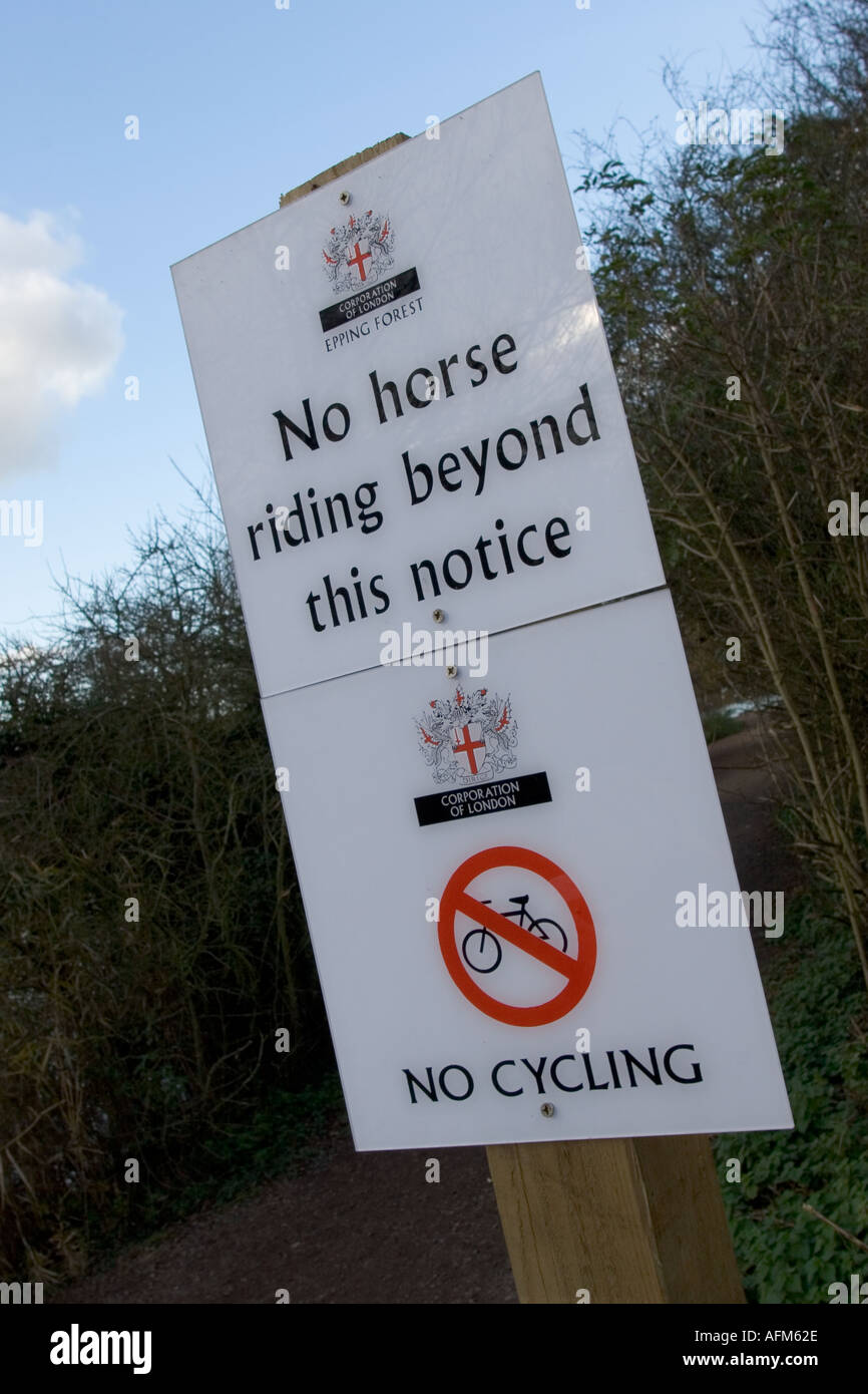 Horse riding in epping forest hi-res stock photography and images - Alamy