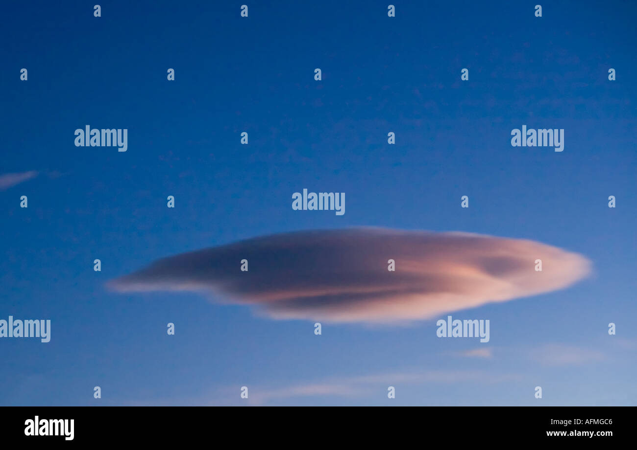 Long Rectangular Cloud Shapes in a cloud hi-res stock photography and images - Alamy