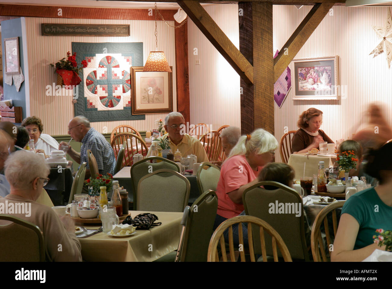 Indiana Elkhart County,Middlebury,Das Dutchman Essenhaus,Amish,restaurant restaurants food dining eating out cafe cafes bistro,tables,visitors travel Stock Photo