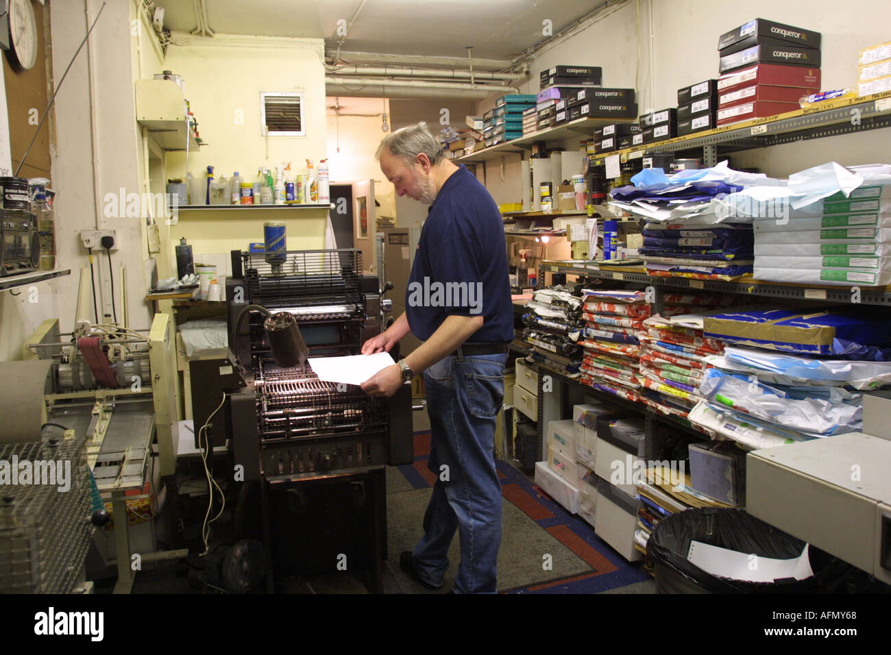 High street printing and repro shop instant print shop Stock Photo Alamy