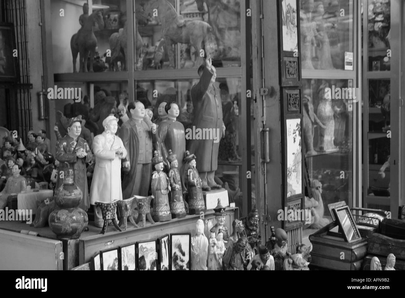 Chinese statues store hires stock photography and images Alamy