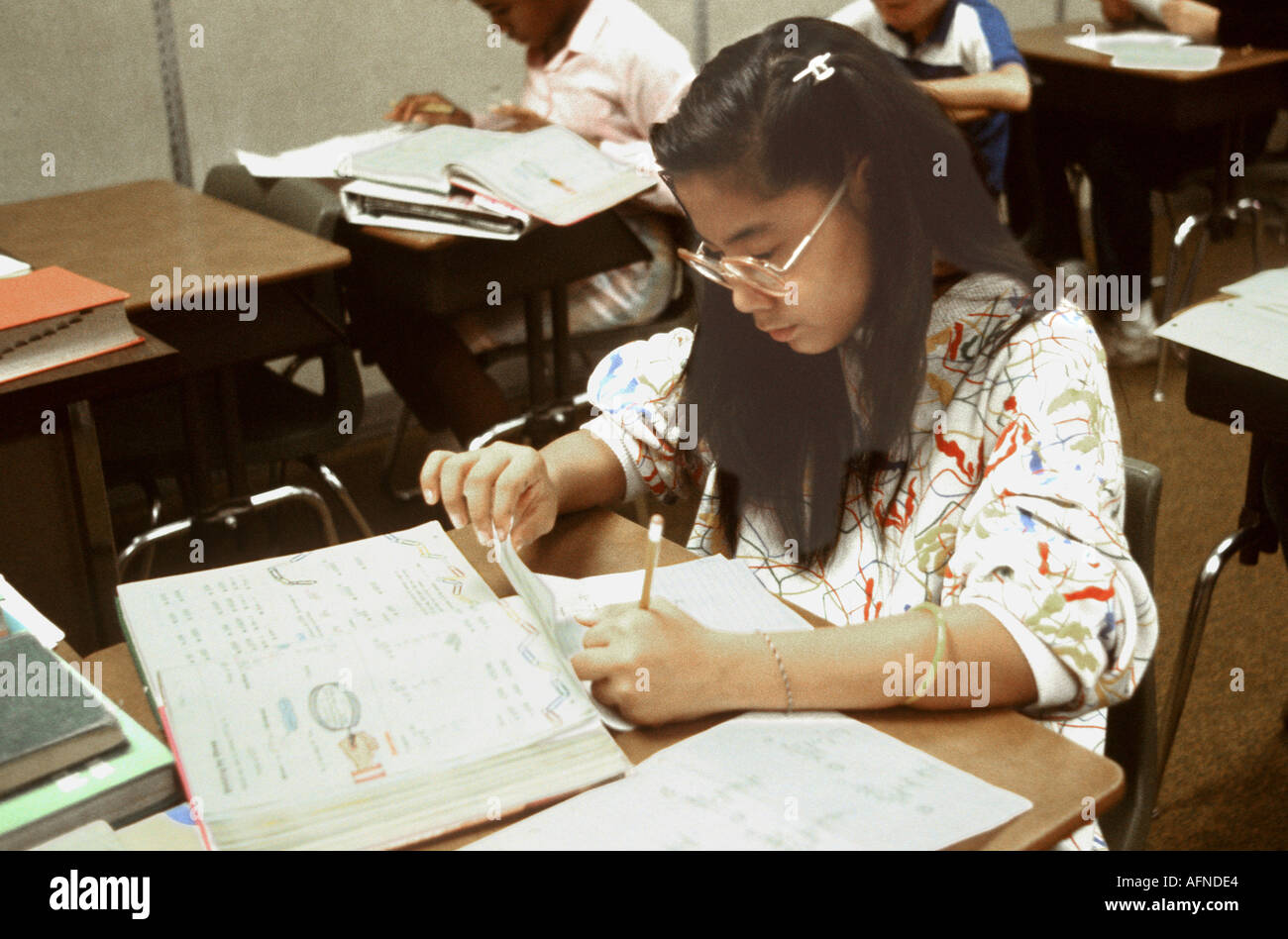 Middle school hispanic teen girls hi-res stock photography and images ...