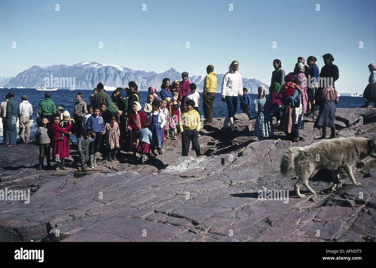 tourism, Greenland, tourists and locals at Quarsut, 1962, Stock Photo
