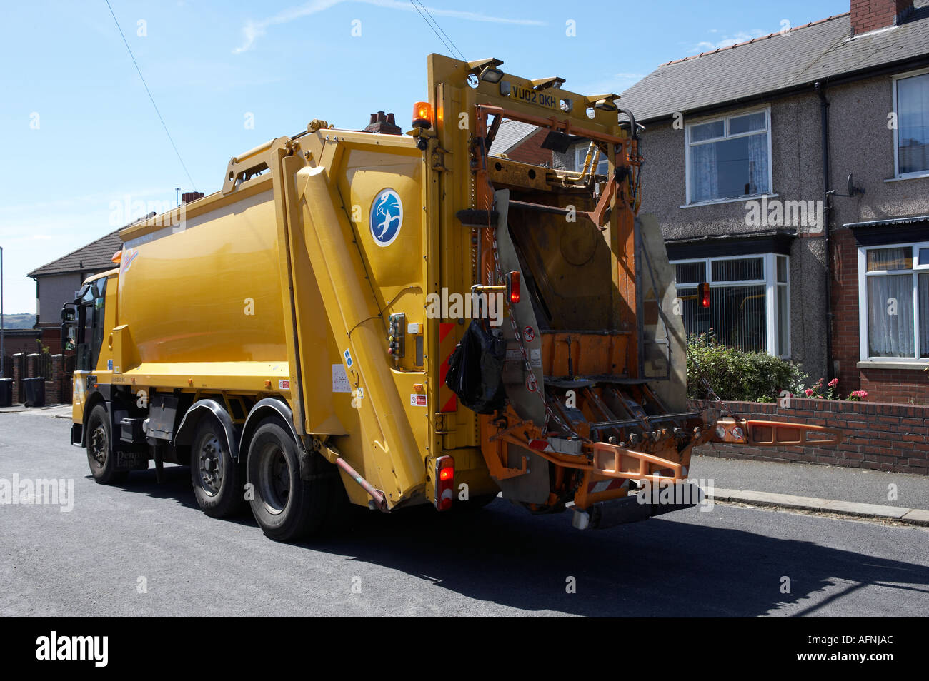 Rubbish Truck Uk Stock Photos & Rubbish Truck Uk Stock Images Alamy