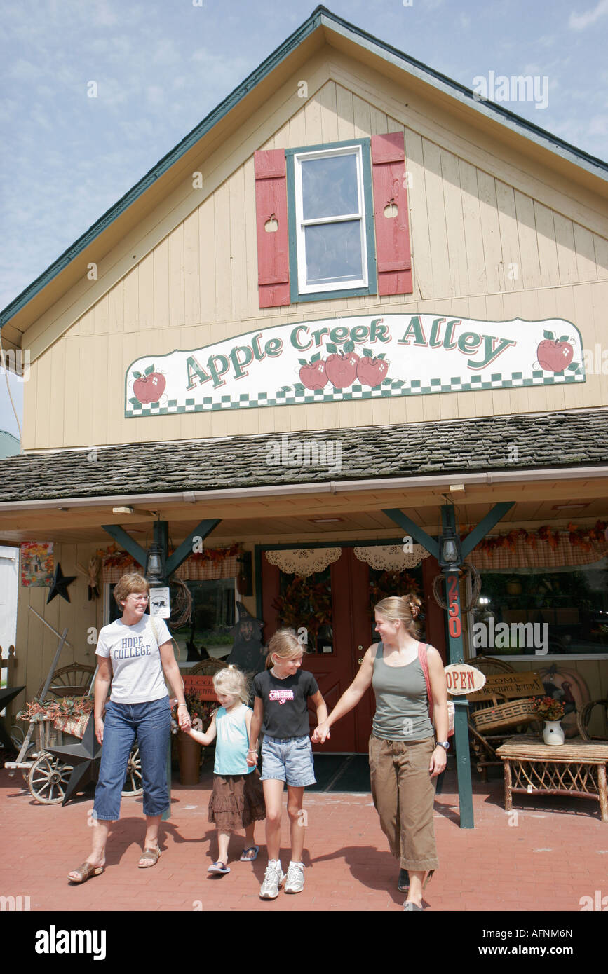 Shipshewana Indiana,East Middlebury Street,Apple Creek water Alley,Amish gift store,visitors travel traveling tour tourist tourism landmark landmarks Stock Photo