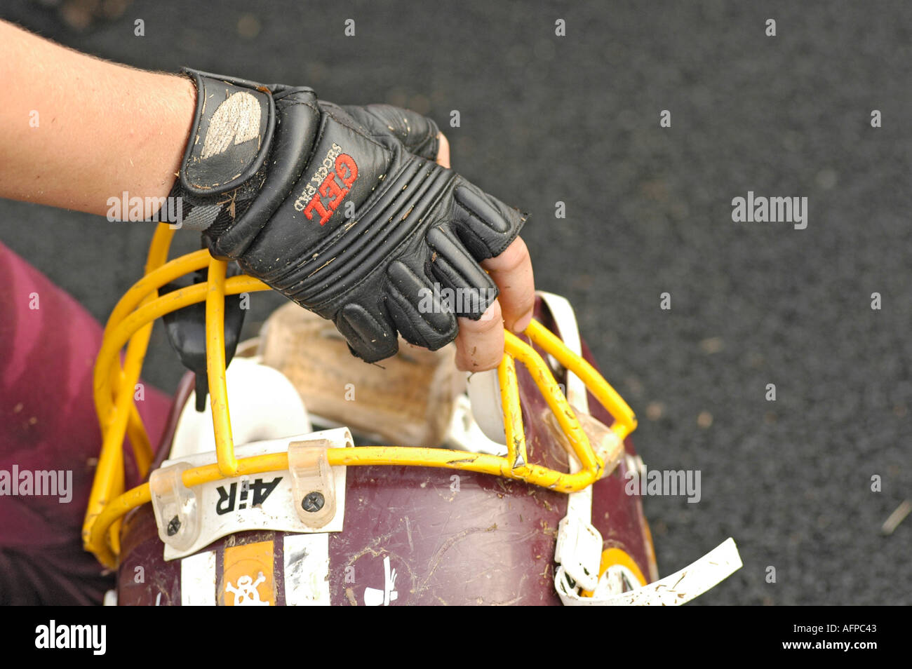 Hands Of A 10 Or 11 Year Old Football Player In Game Stock Photo Alamy hands-of-a-10-or-11-year-old-football-player-in-game-stock-photo-alamy