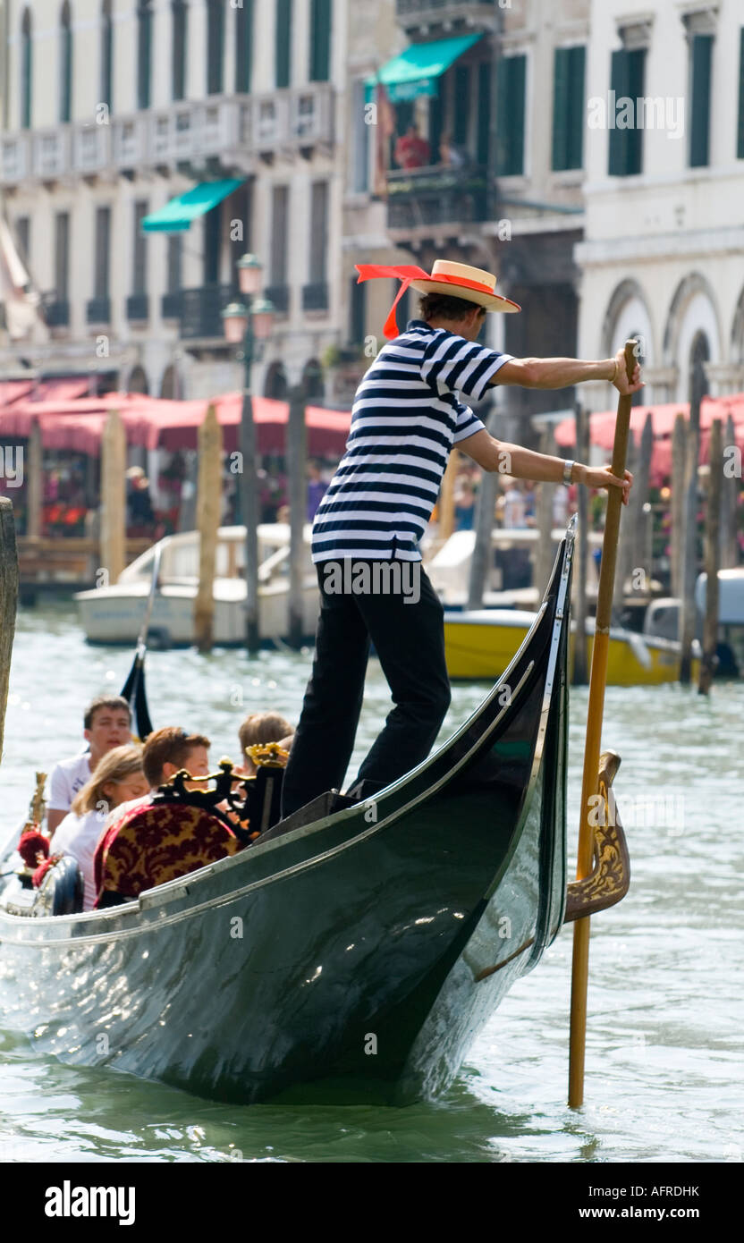 Grand canal gondolier hi-res stock photography and images - Alamy