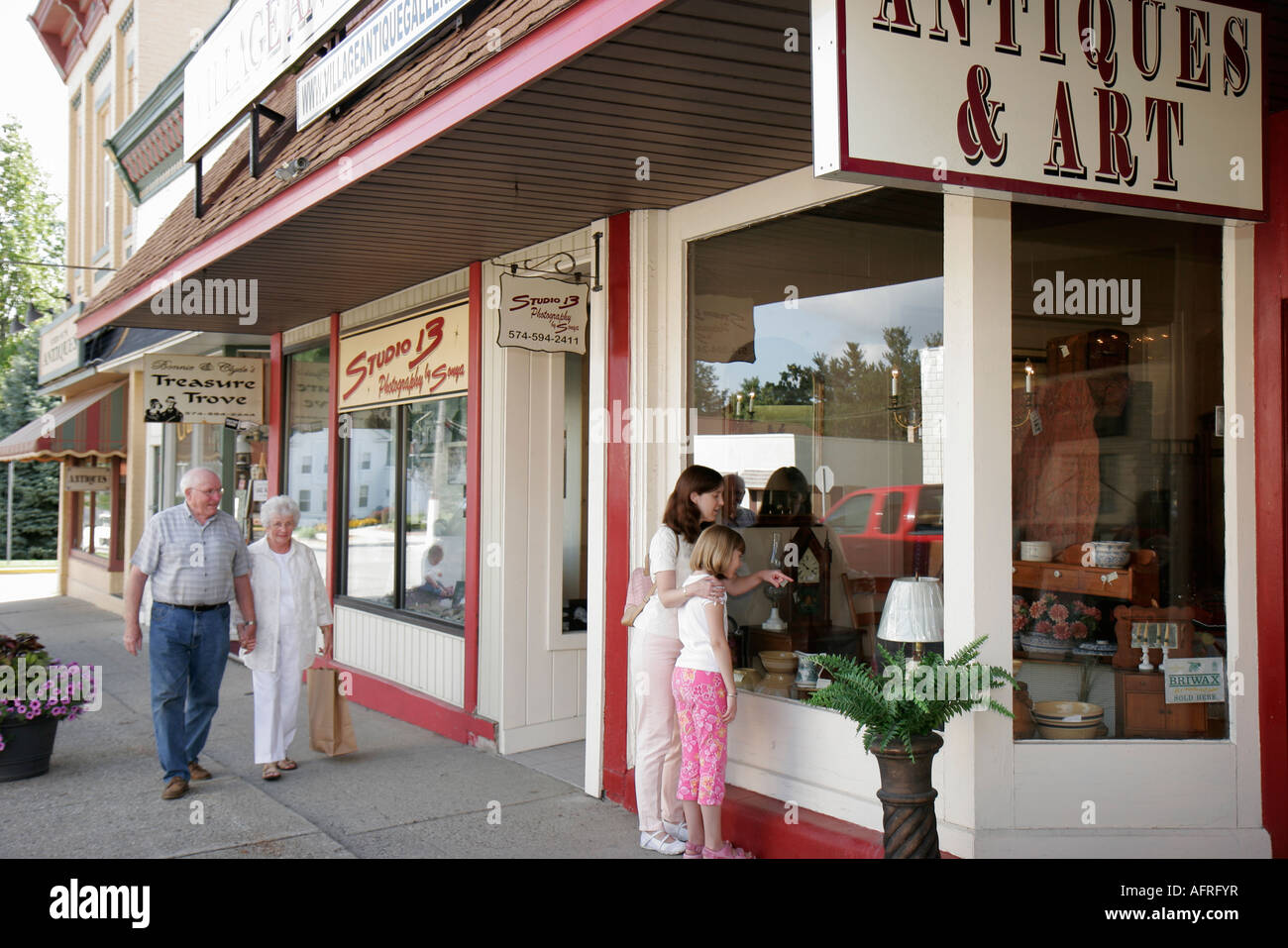 Indiana Kosciusko County,Pierceton,1st Street,antique store window