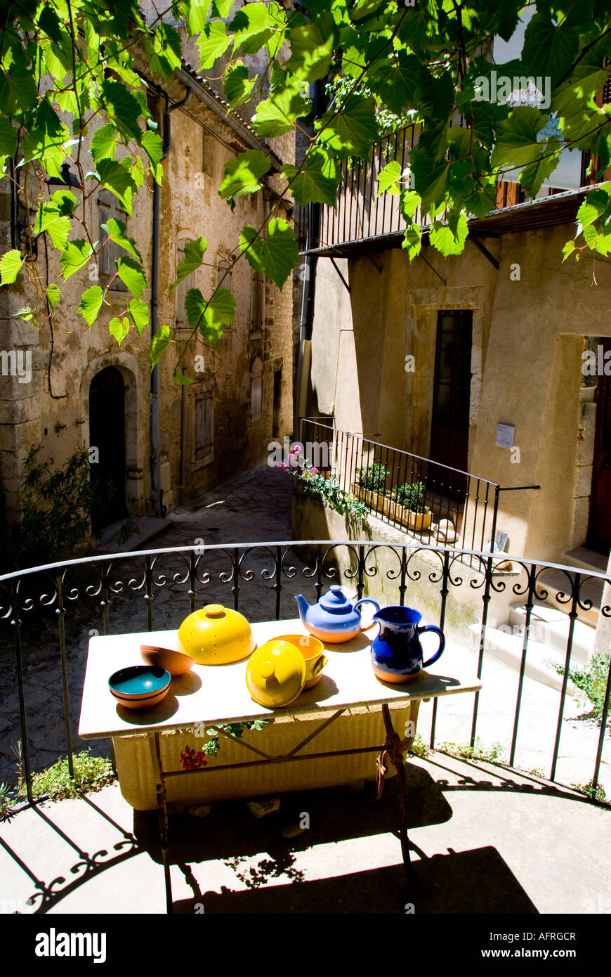 Pottery shop in Provence village, France Stock Photo Alamy