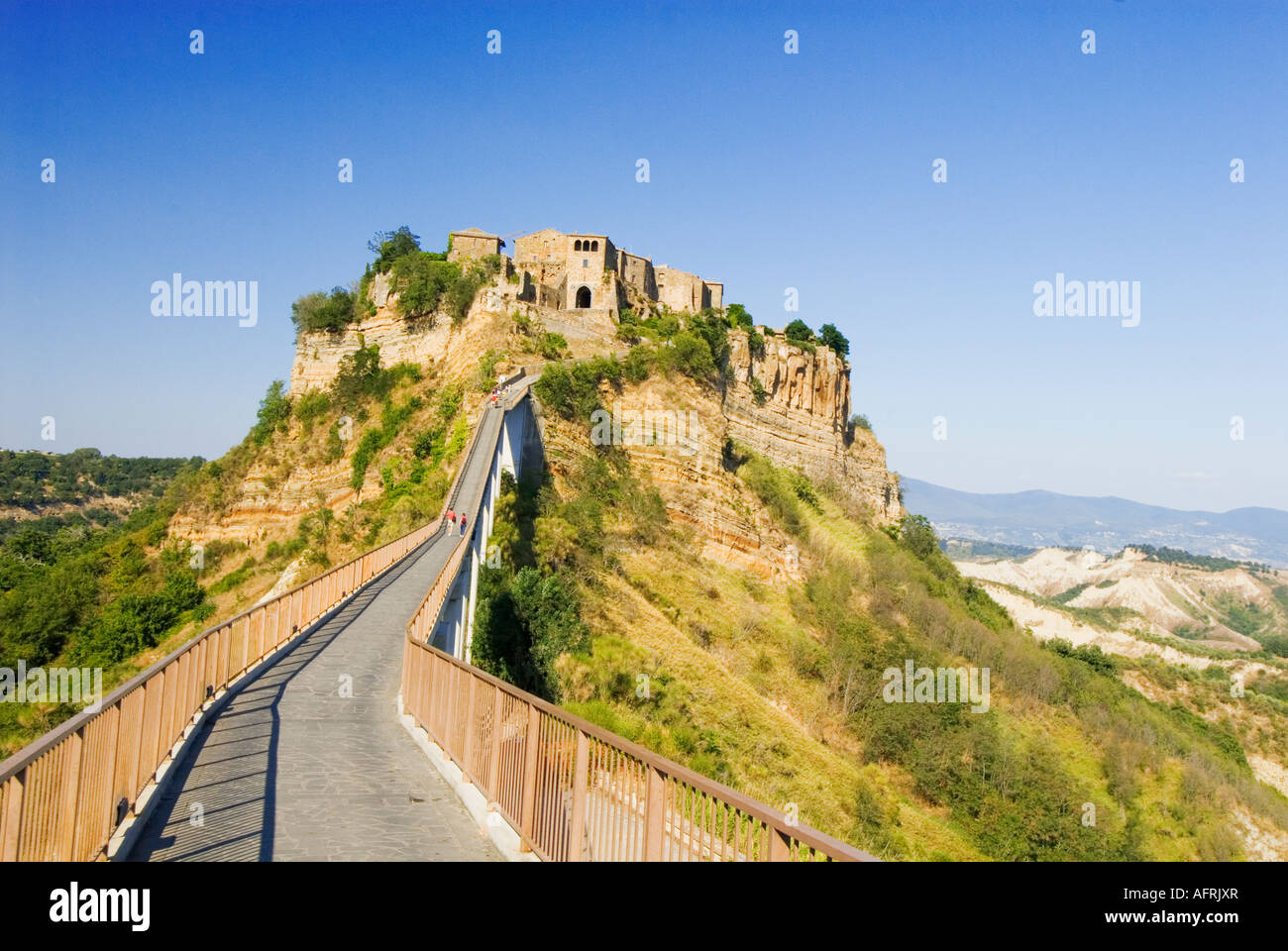 Pedestrian bridge to Civita di Bagnoregio Italy Stock Photo Alamy
