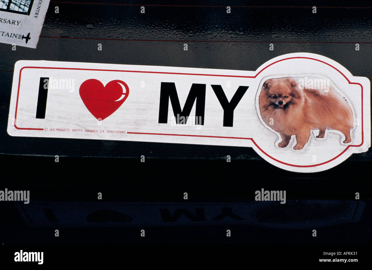 Car sticker Crufts Dog Show 'I Love My Dog' stuck to back windoq of pet owners car 1991 1990s HOMER SYKES Stock Photo
