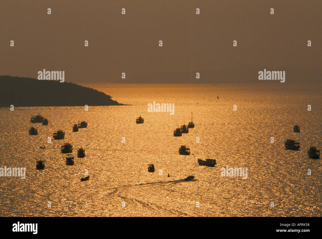 PATTAYA THAILAND SUNSET SE ASIA HOMER SYKES Stock Photo