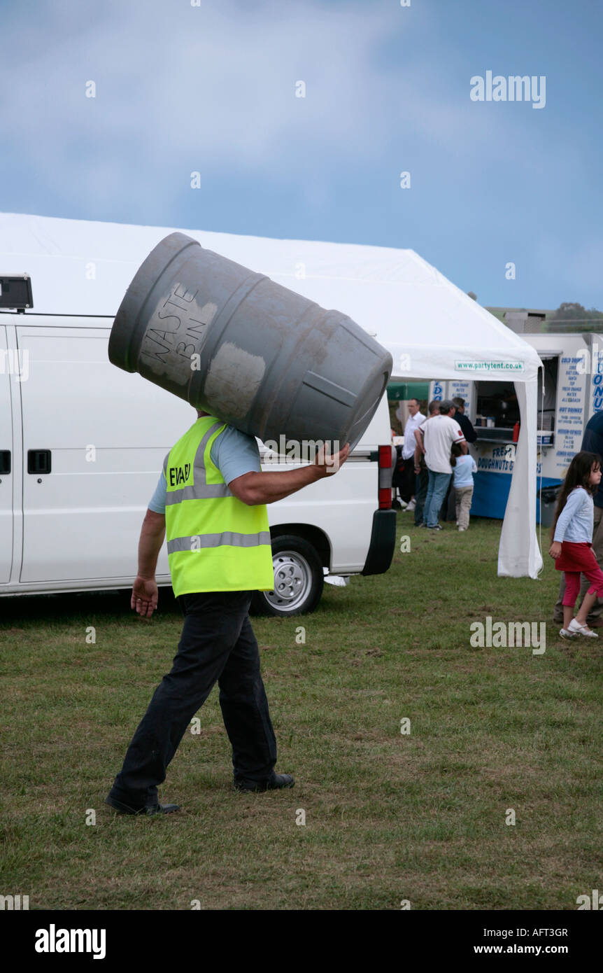 Dustbin Man High Resolution Stock Photography and Images Alamy