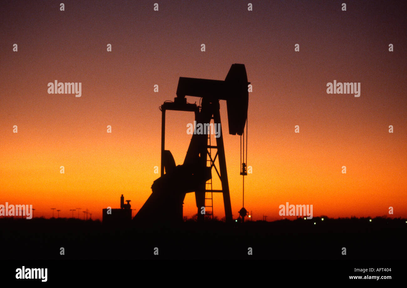 Oil texas well hi-res stock photography and images - Alamy