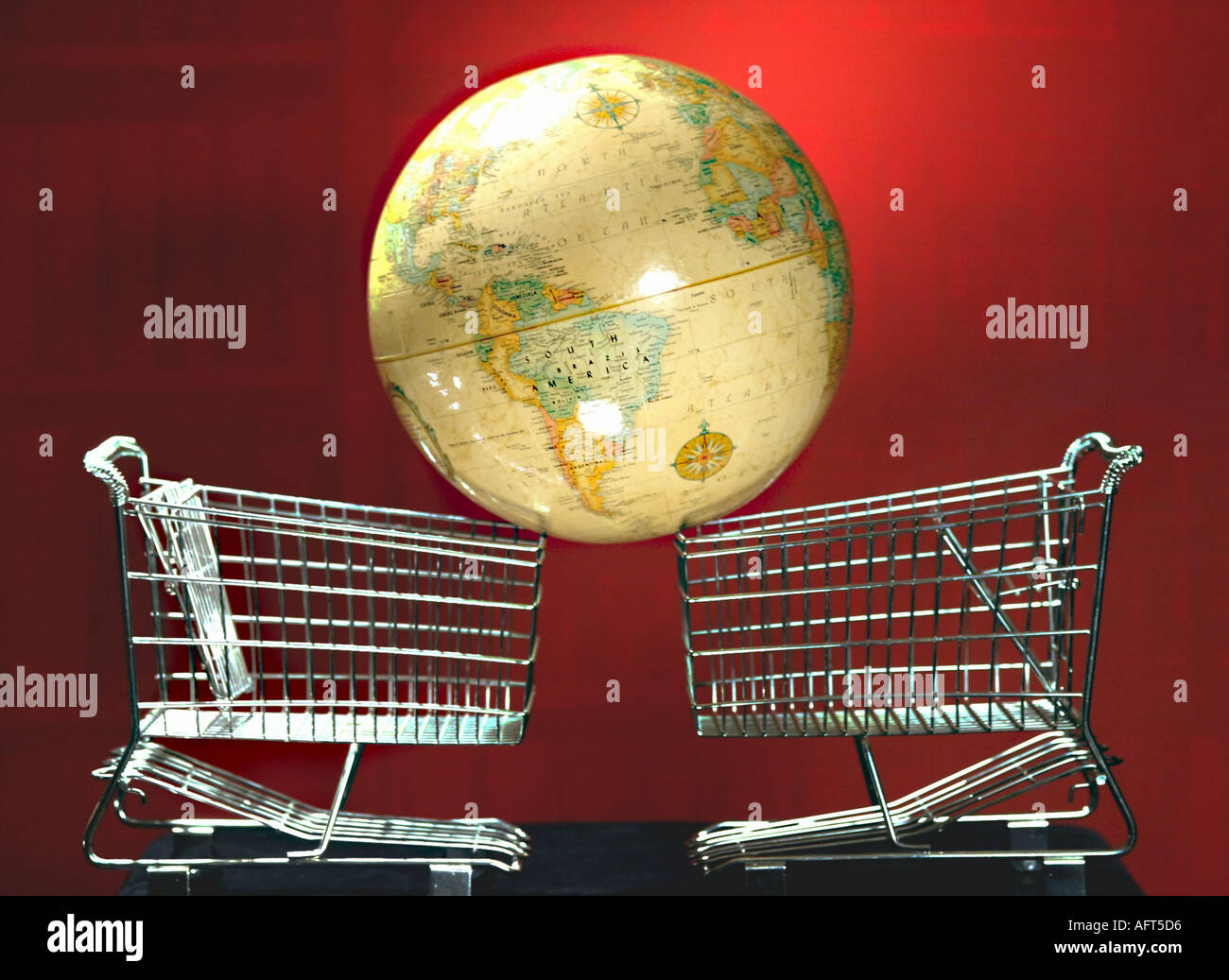 Global Shopping Carts Stock Photo Alamy global-shopping-carts-stock-photo-alamy