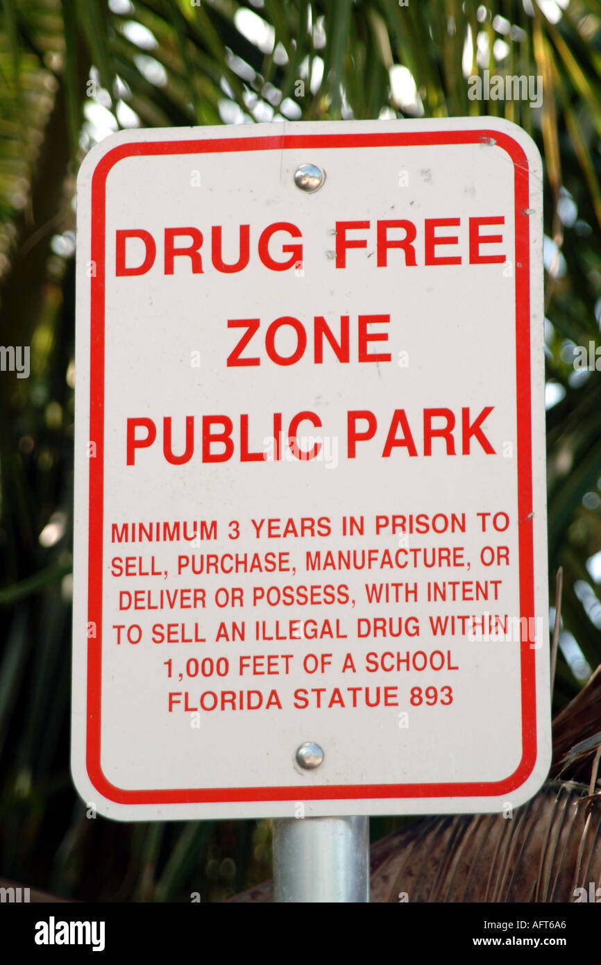 Florida fl USA Drug Free Zone road sign USA statue 893 Stock Photo Alamy