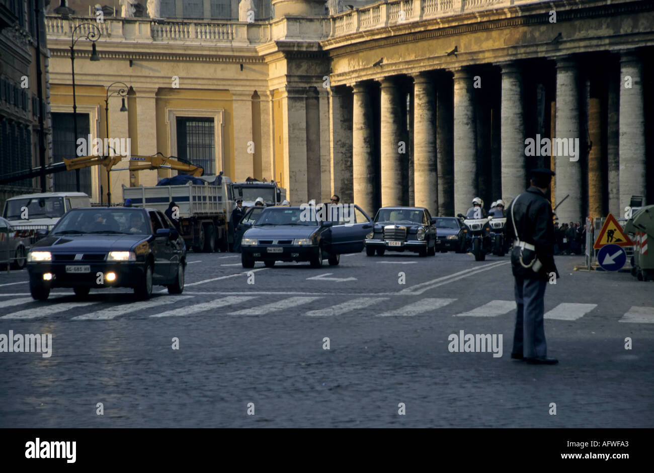 Vatican Pope Car Scv1 Leaving St Peter Square With Giovanni Paolo Ii Stock Photo