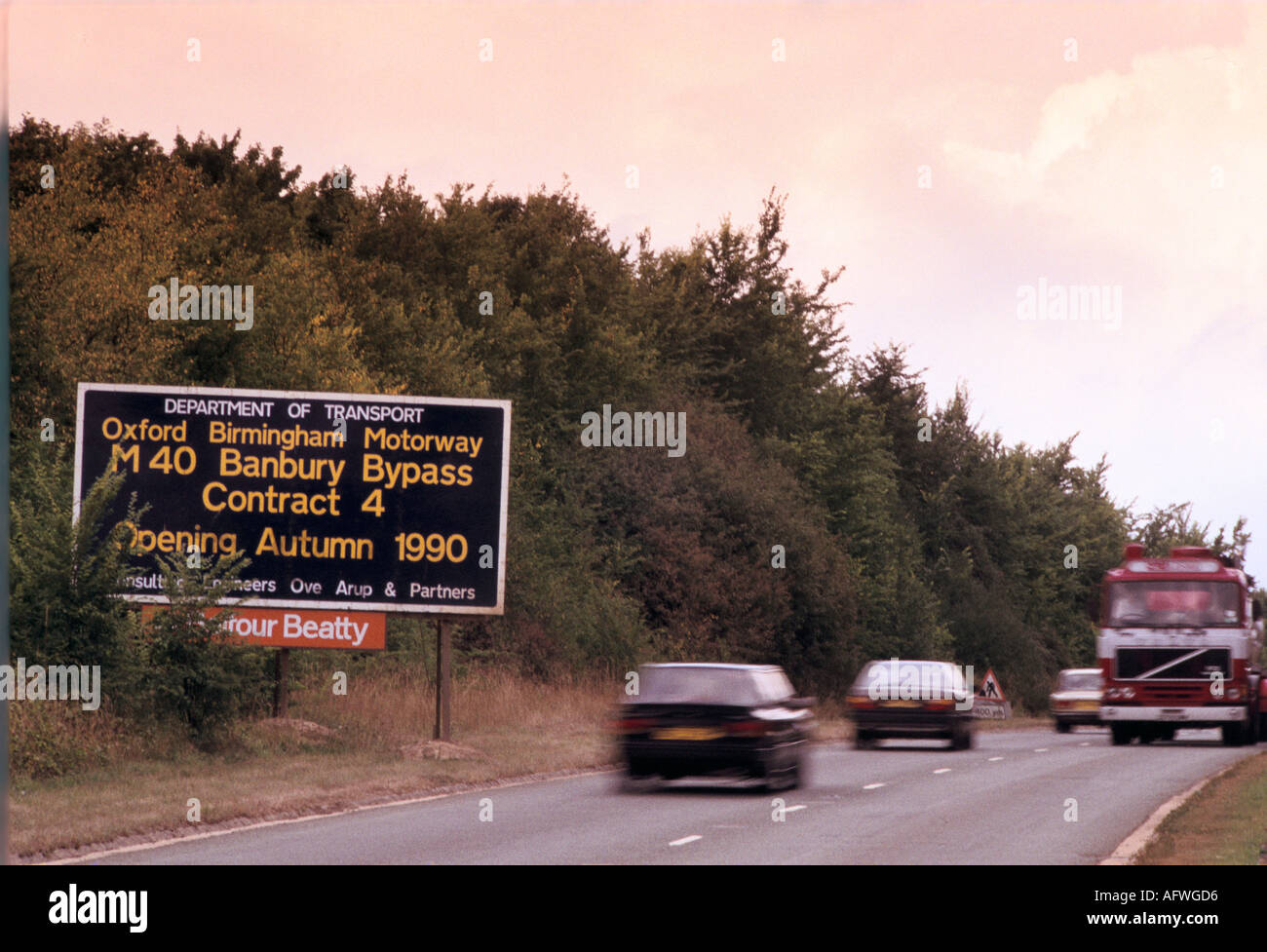 Banbury M40 bypass opening in 1990 Department of Transport sign on motorway 1980s UK HOMER SYKES Stock Photo