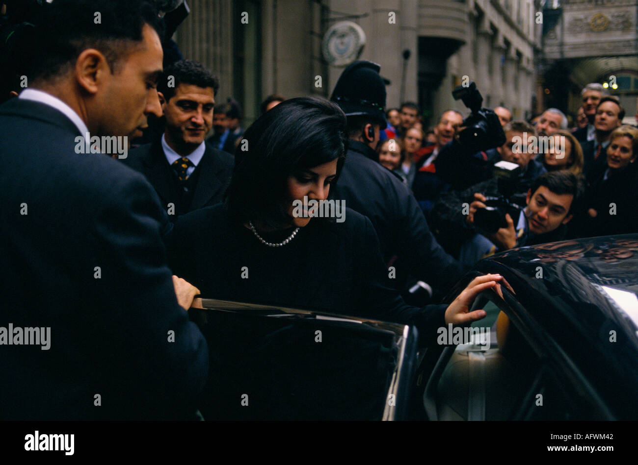 Monica lewinsky 1990s 90s hi-res stock photography and images - Alamy