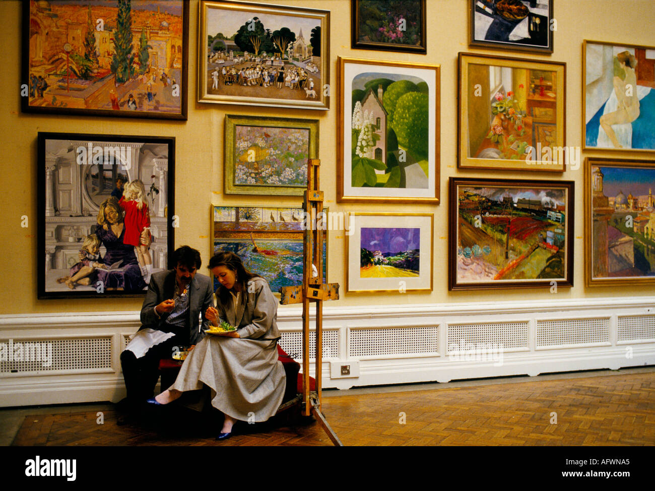 Royal Academy Summer Exhibition 'Burlington House' British amateur professional art show London England 1980s 1984 HOMER SYKES Stock Photo