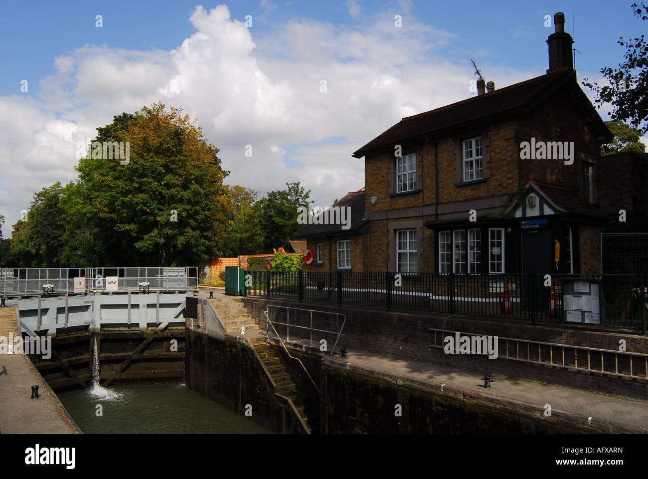 Boulters Lock on the Thames at Maidenhead Stock Photo Alamy