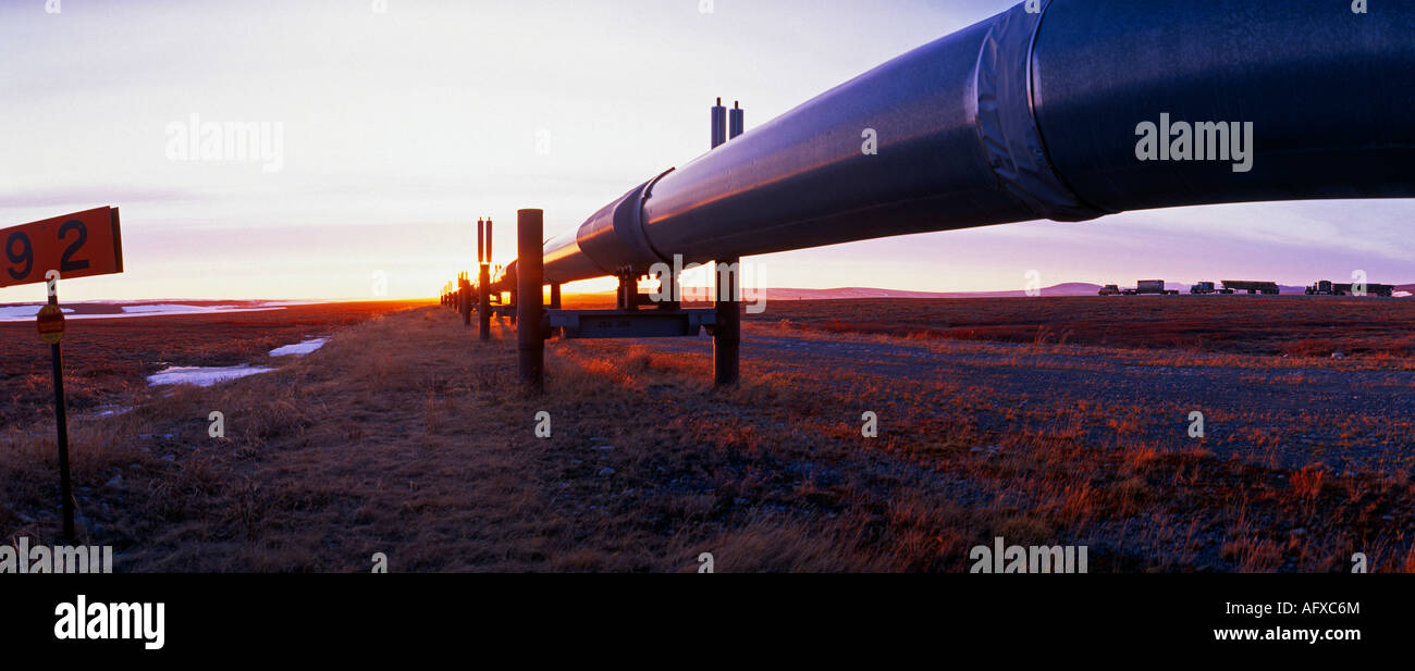 Oil pipeline from prudhoe bay hires stock photography and images Alamy