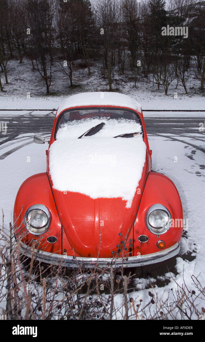 VW Beetle, covered in Snow Stock Photo - Alamy