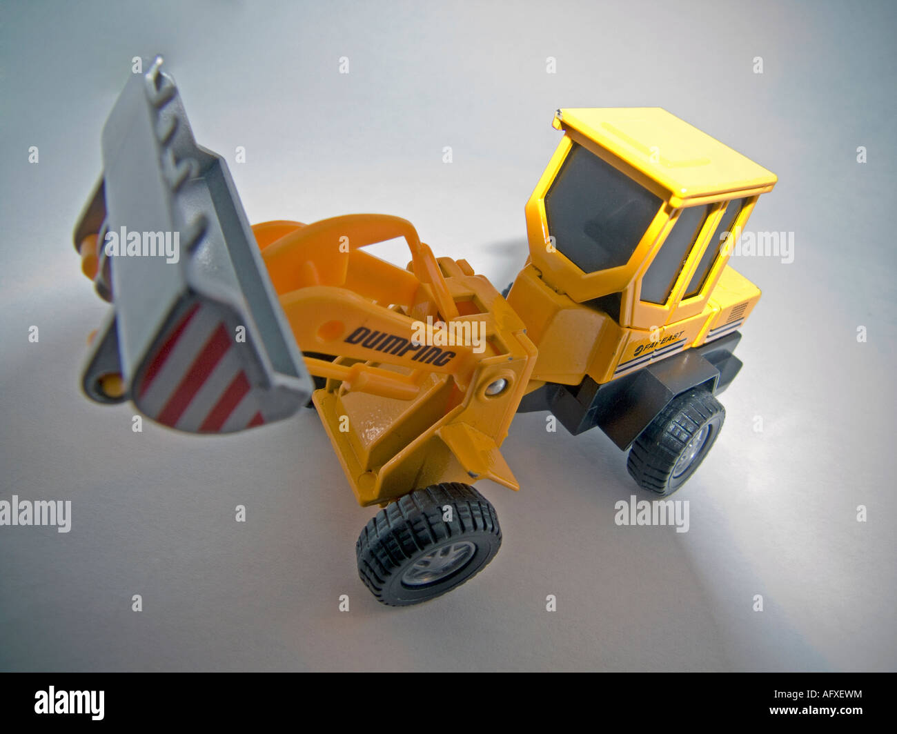 studio ride on digger