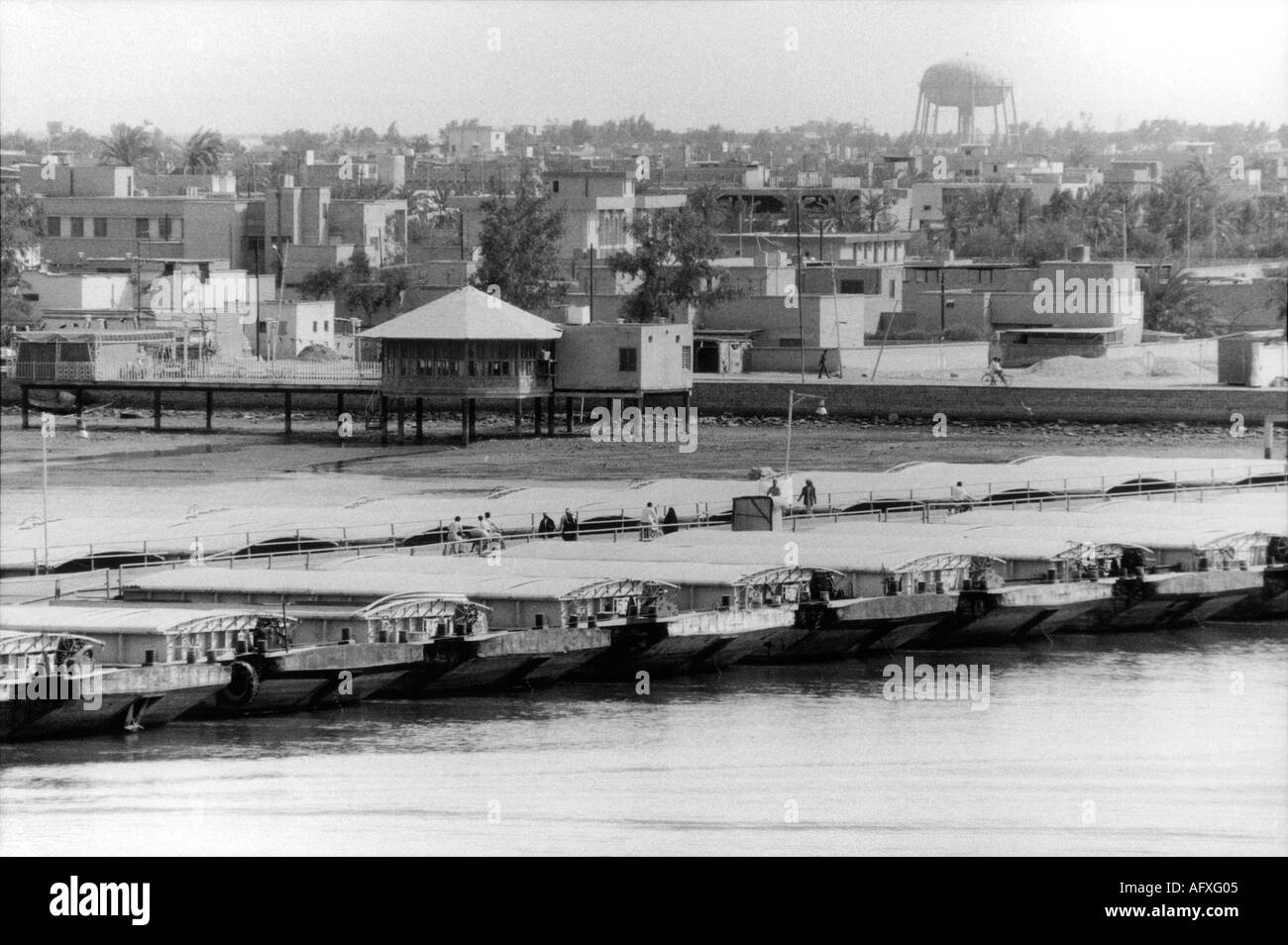 Basra, floating bridge across River Tigris Iraq.1984 1980s HOMER SYKES Stock Photo