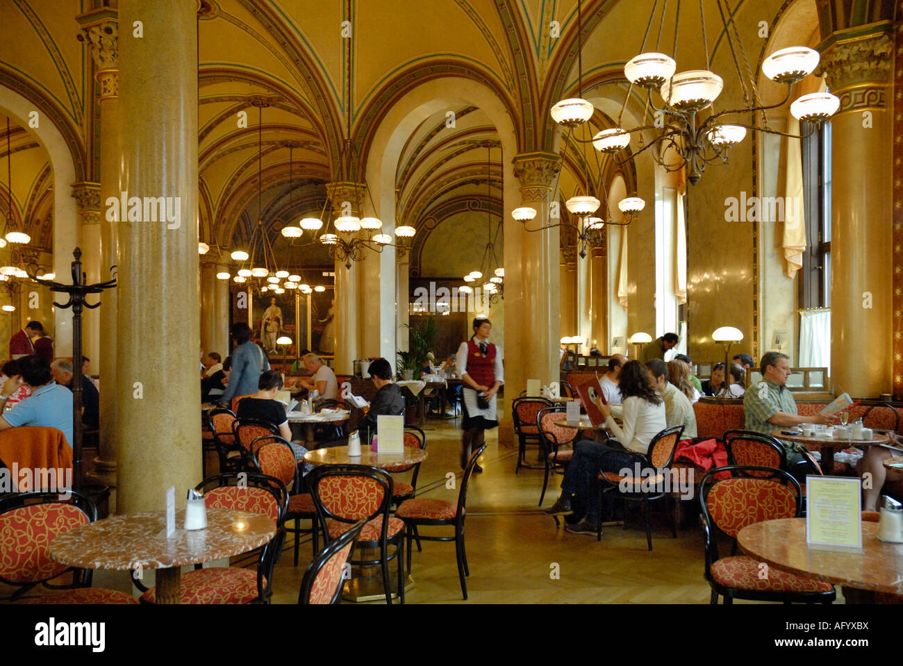 VIENNA, CAFE CENTRAL. FREYUNG DISTRICT, VIENNA, AUSTRIA Stock Photo
