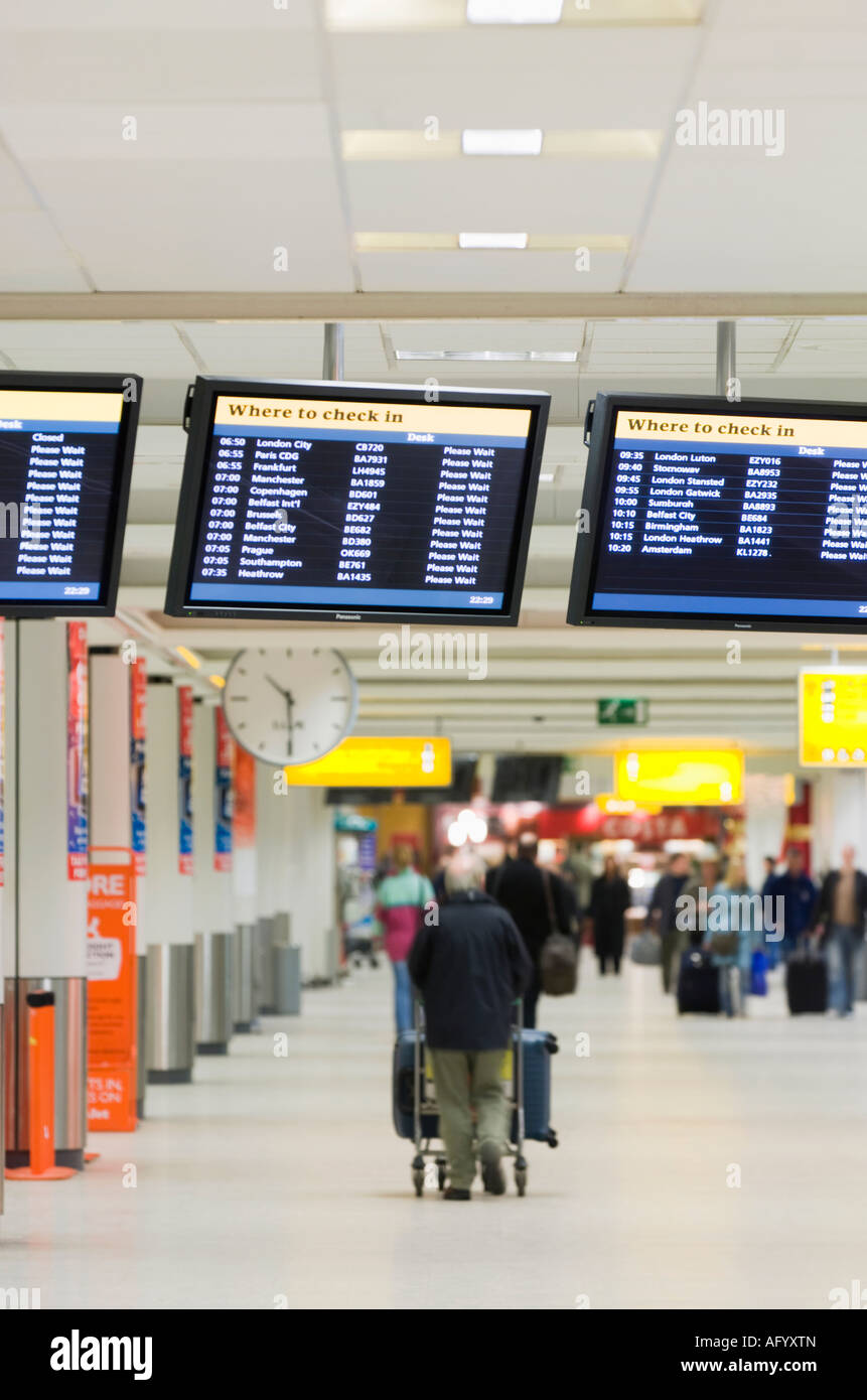 Edinburgh airport arrivals hires stock photography and images Alamy