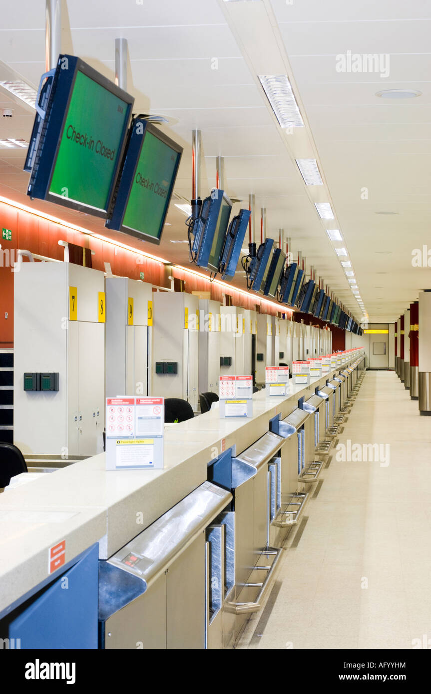 Edinburgh airport check in hires stock photography and images Alamy