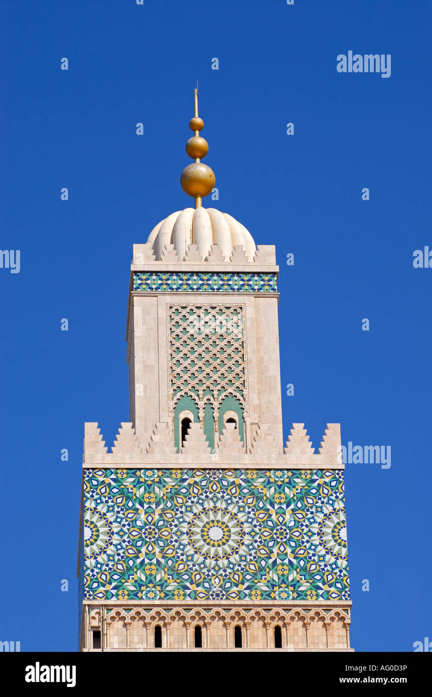 minaret-of-the-hassan-ii-mosque-in-casablanca-morocco-stock-photo-alamy