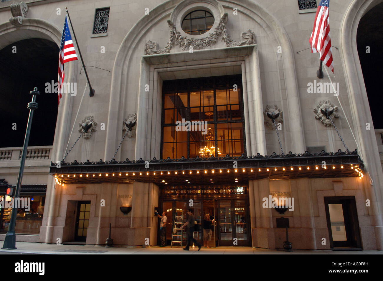 Entrance to the The Helmsley Building straddling Park Avenue in NYC ...