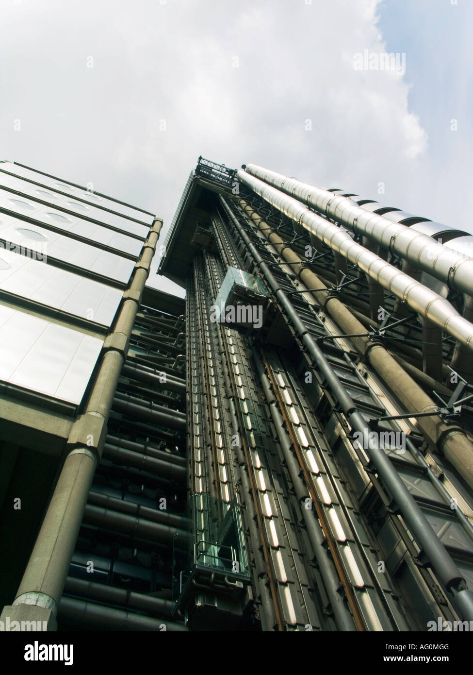 Lloyds of london building history hi-res stock photography and images ...