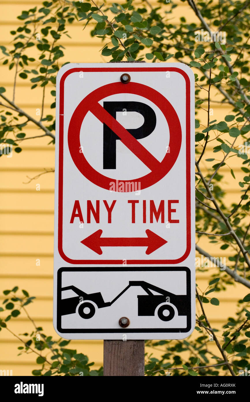 Car parking warning sign hi-res stock photography and images - Alamy