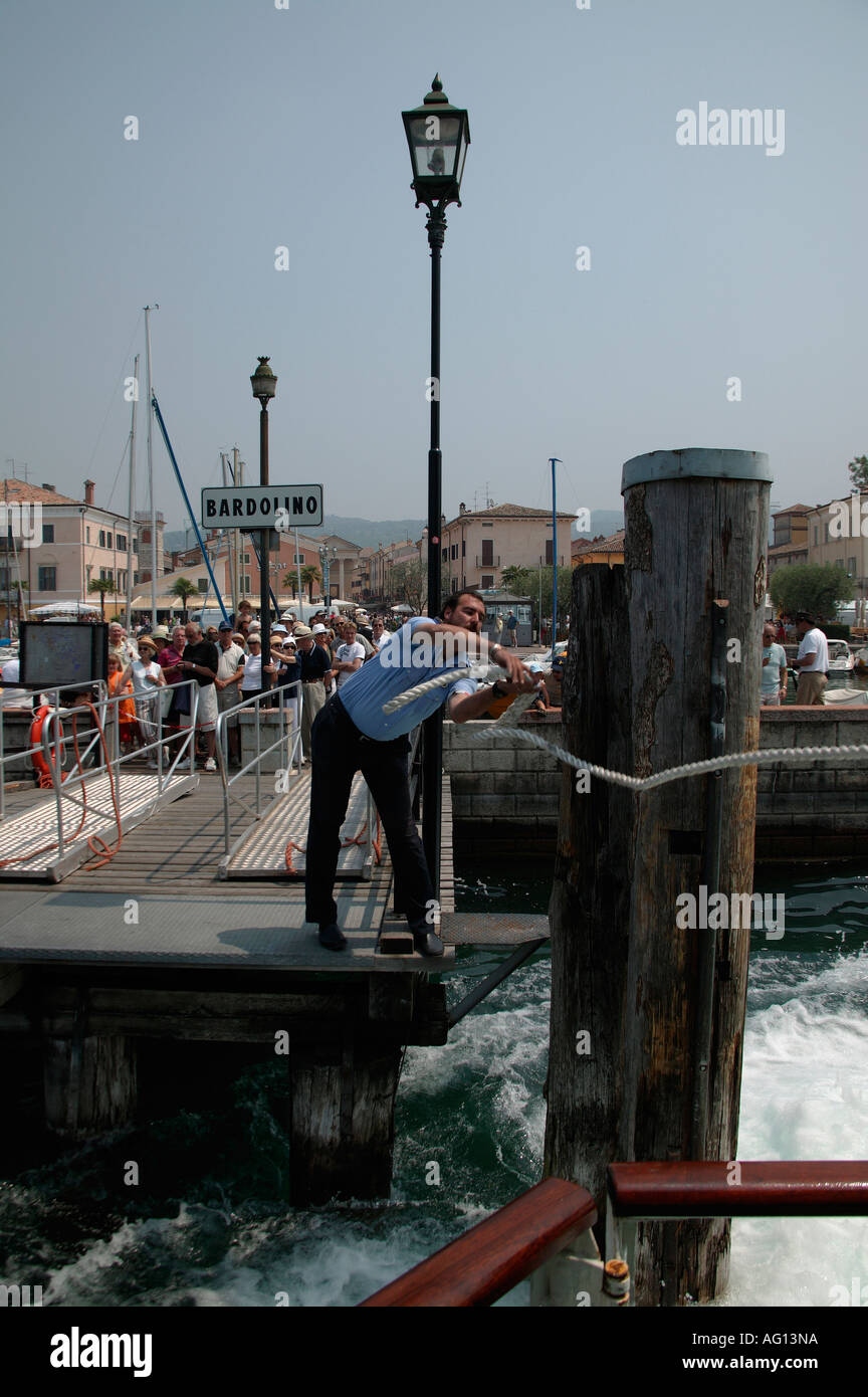 Incoming catch hi-res stock photography and images - Alamy