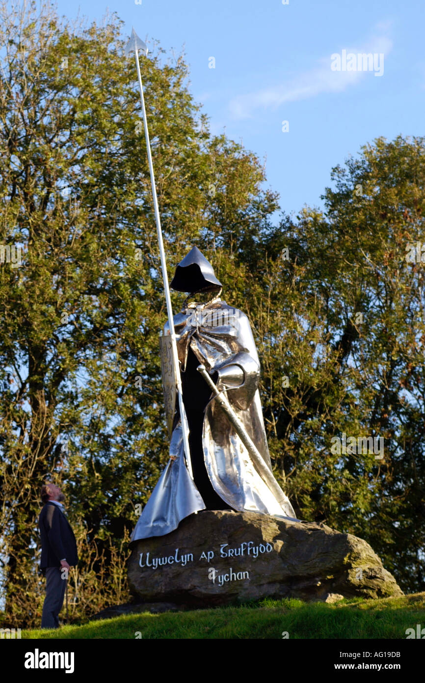 Stainless Steel Statue of Llywelyn ap Grufydd Fychan by Toby and Gideon Petersen which stands outside Llandovery castle Stock Photo