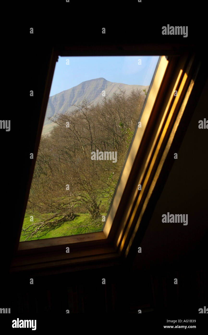 Luxurious farmhouse for rent high in the foothills of the Brecon