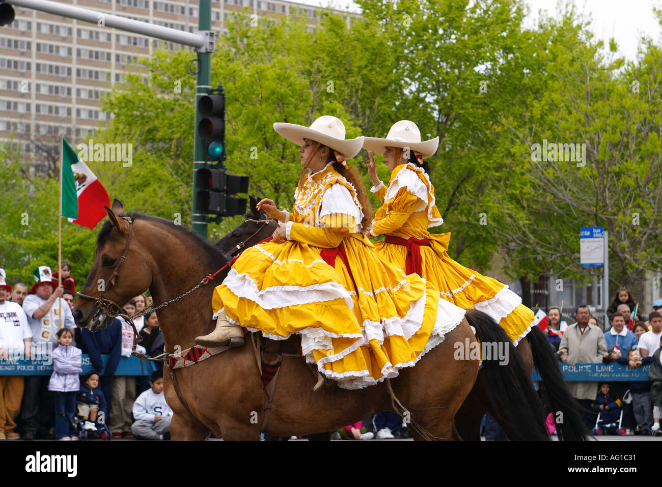 Cinco de mayo parade hires stock photography and images Alamy