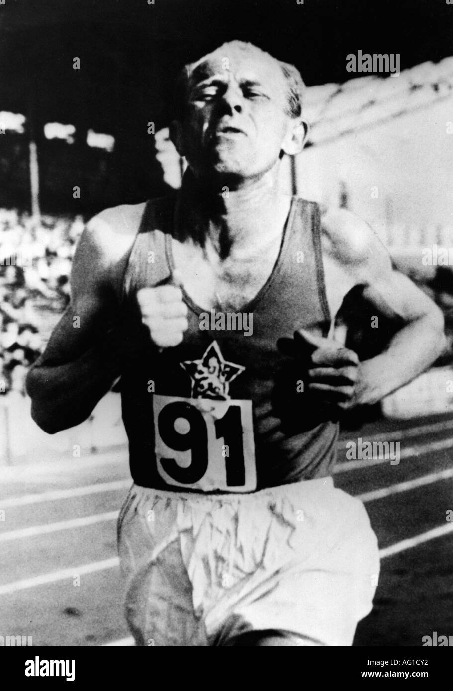 Zatopek, Emil, 16.9.1922 - 22.11.2000, Czech athlete (marathon), world record, 5000 m, stadion Colombes, Paris, France, 30.5.1954, Stock Photo
