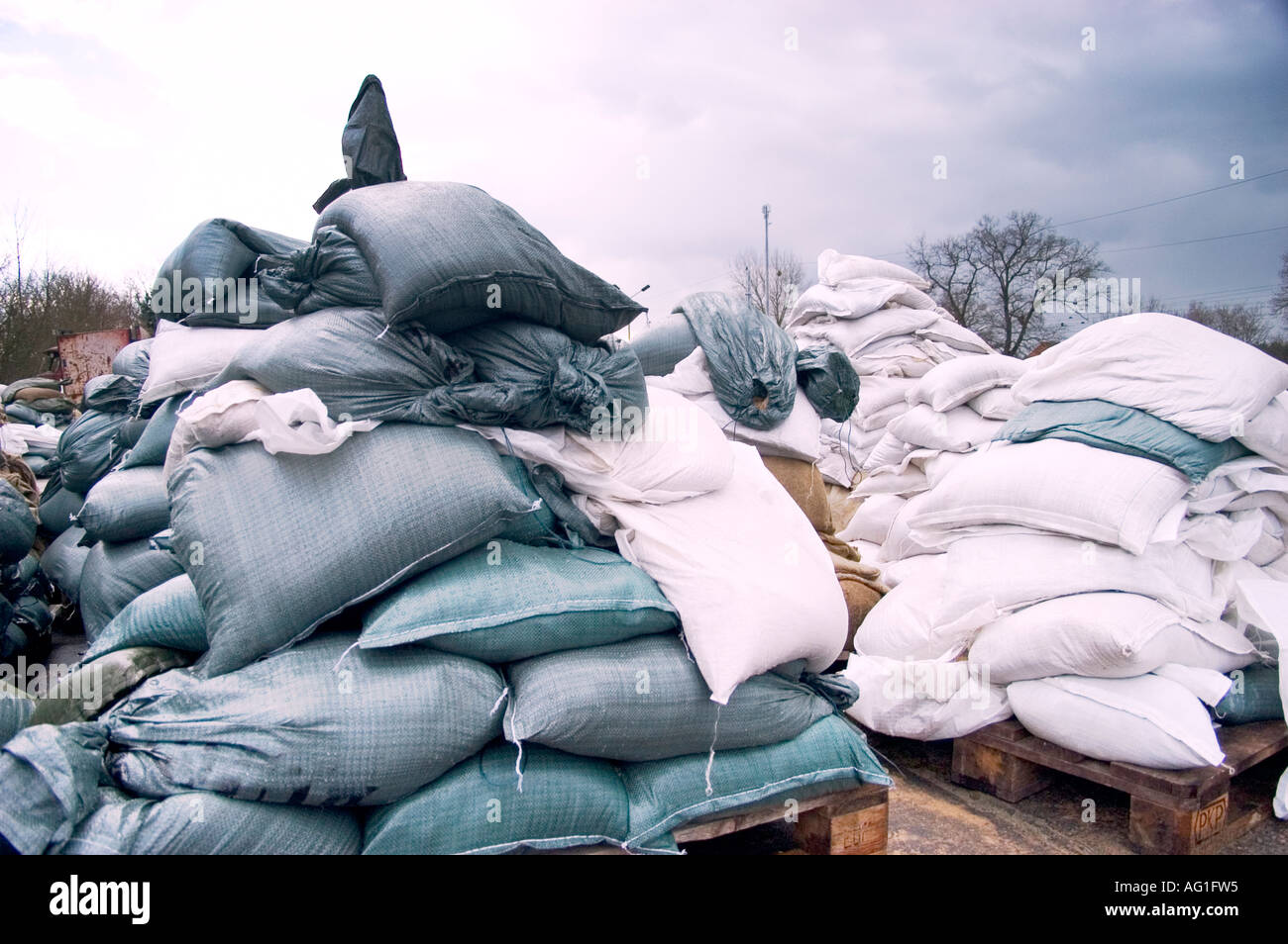 Sandbag Image Sand bags hi-res stock photography and images - Alamy