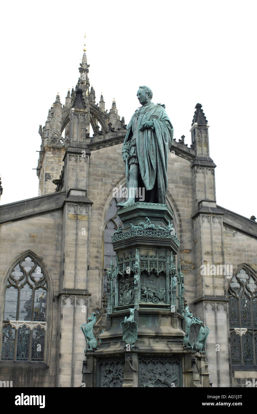 St Giles' Cathedral Royal Mile Edinburgh statue of 5 th Duke of Buccleuch Stock Photo