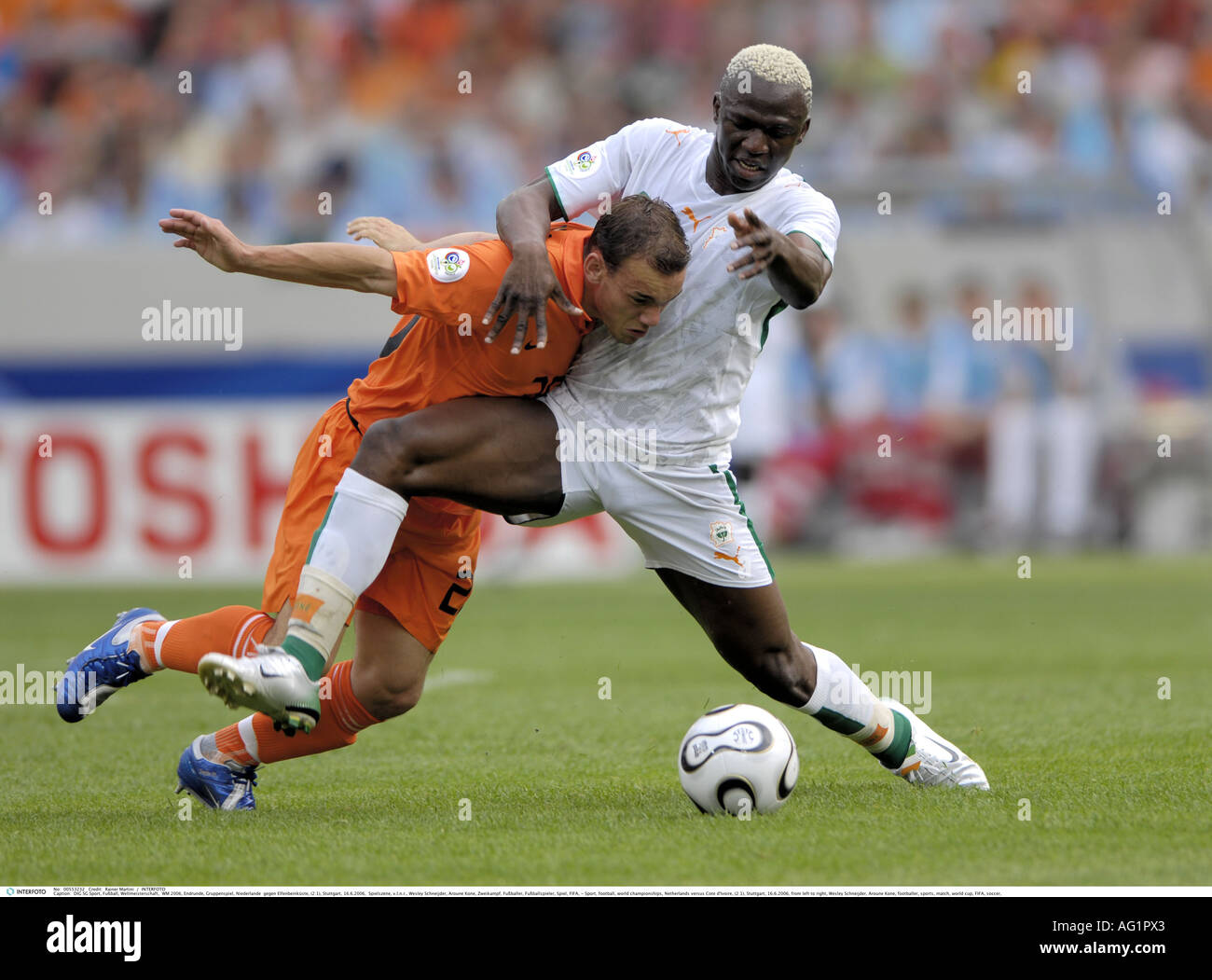 Sport, football, world championships, Netherlands versus Cote d'Ivoire, (2:1), Stuttgart, 16.6.2006, Additional-Rights-Clearance-Info-Not-Available Stock Photo